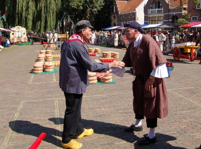 Edam_Käsemarkt/Pixelio_Doris_rennkamp